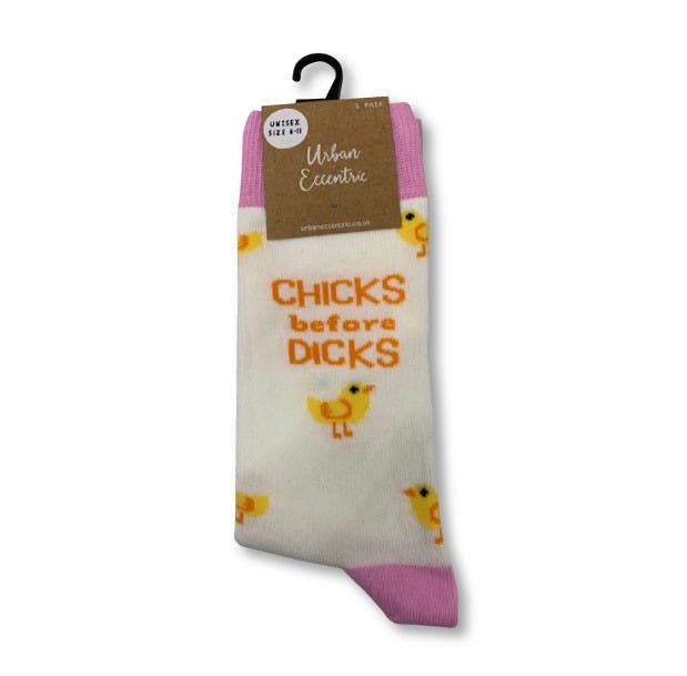 CHICKS BEFORE DICKS - Fun Socks 